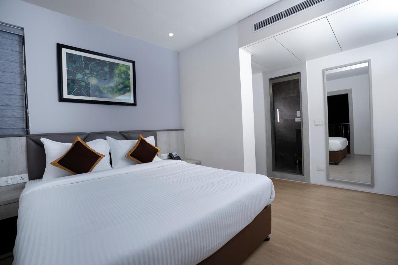 Poiisse Hotel โกลกาตา ภายนอก รูปภาพ