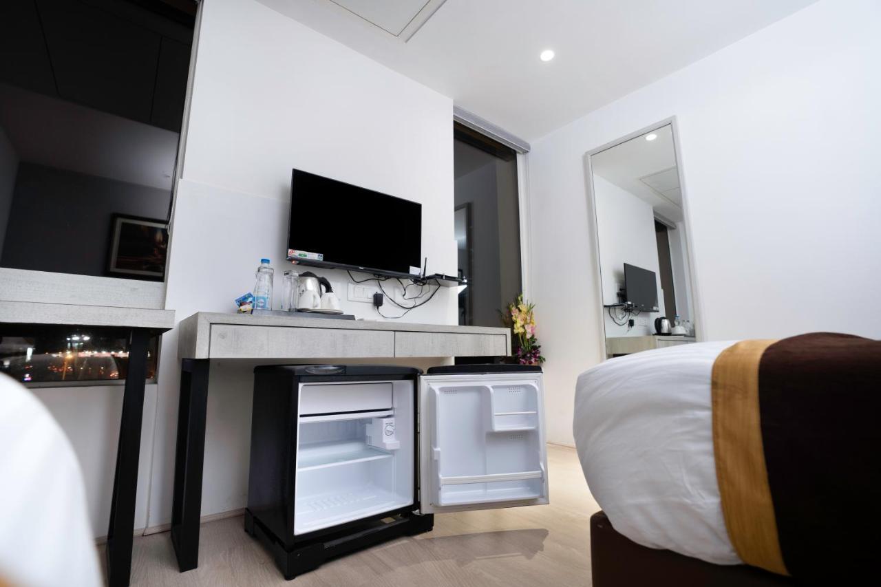 Poiisse Hotel โกลกาตา ภายนอก รูปภาพ
