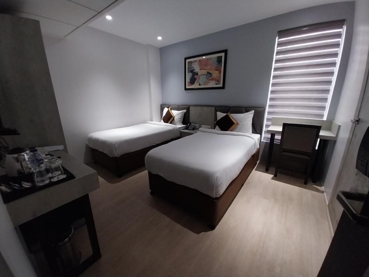 Poiisse Hotel โกลกาตา ภายนอก รูปภาพ